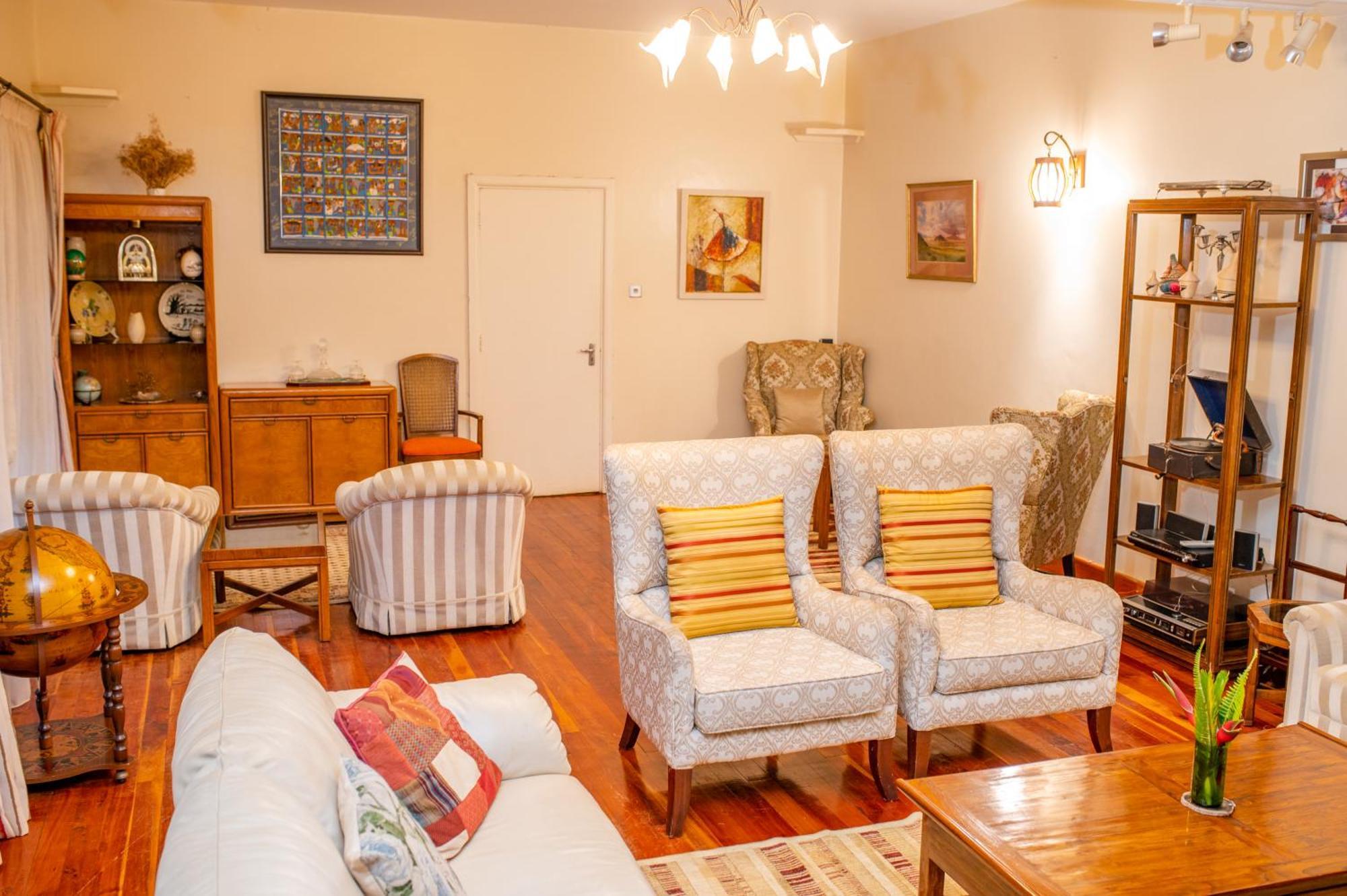 Hotel Zereniti House Muyaka Esterno foto