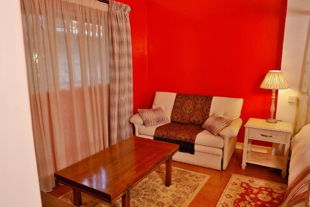 Hotel Zereniti House Muyaka Esterno foto