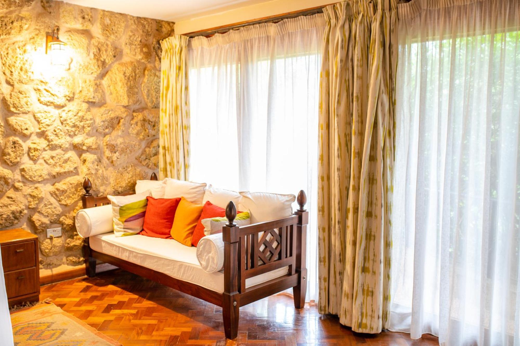Hotel Zereniti House Muyaka Esterno foto